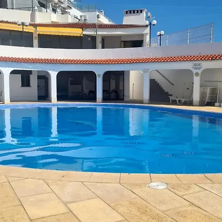 Sea View Apartment *