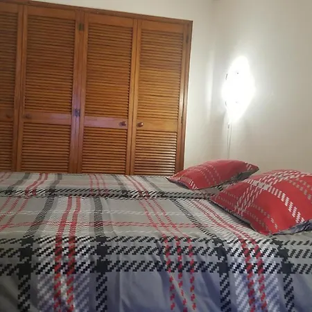 Sea View Apartment *